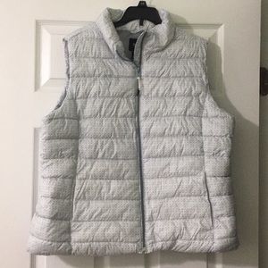NWT GAP PUFFY VEST SIZE XL